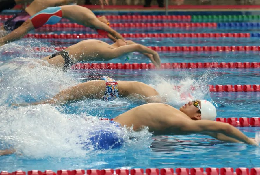 湖人半场高效，两项命中率均超5成，两队狂轰16记三分